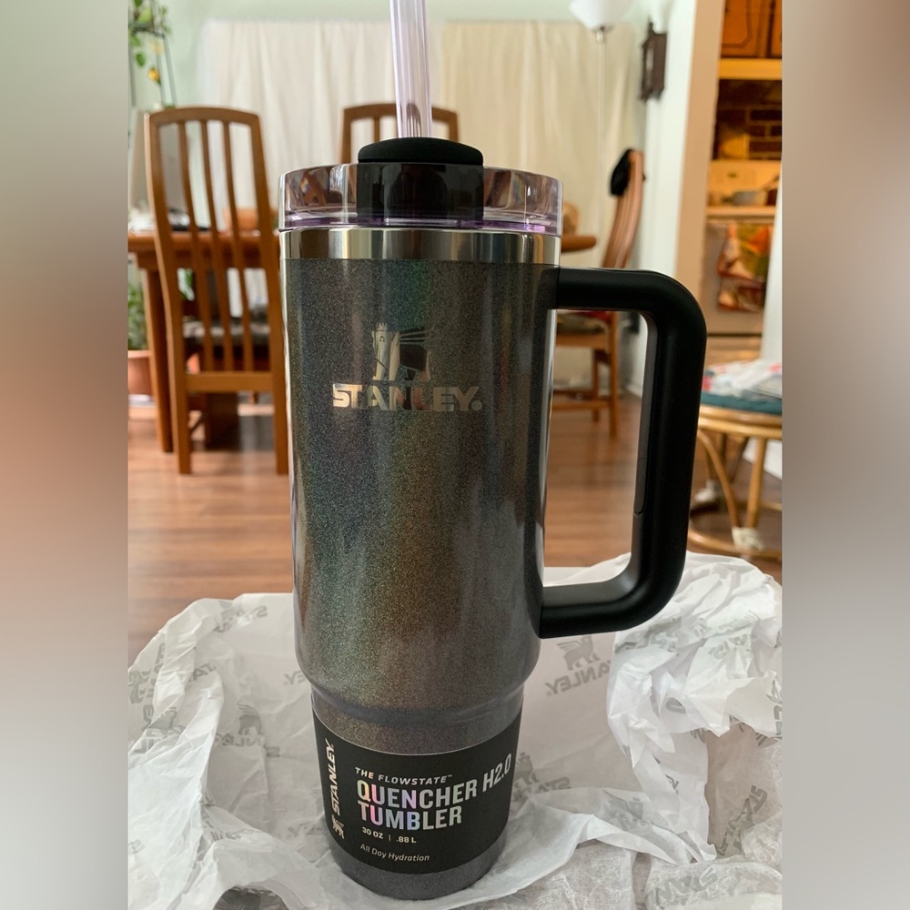 NEW Stanley The Midnight Glitz Quencher H2.O FlowState™ Tumbler | 40 OZ | 1.18 L